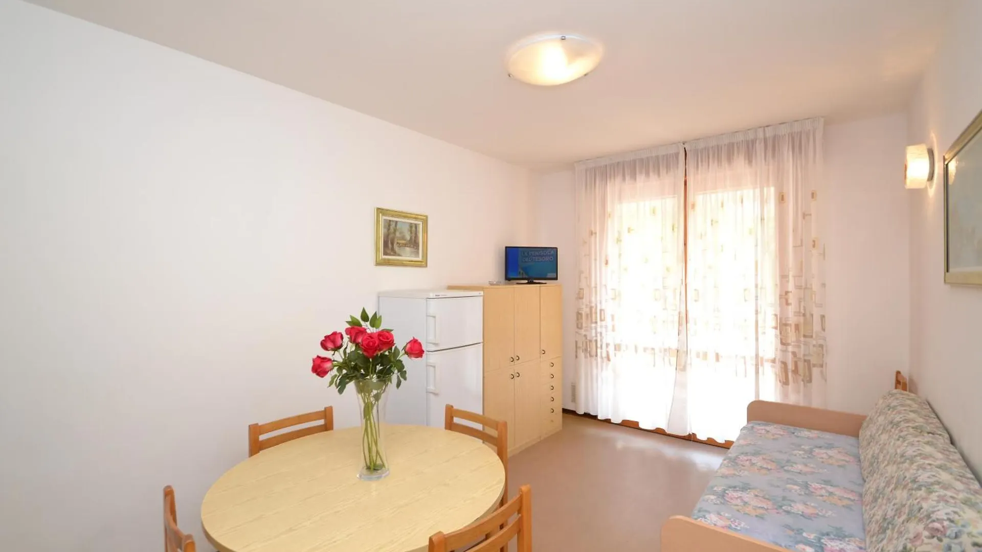 Luminous Apartment Just Next To The Beach Μπιμπιόνε Ιταλία